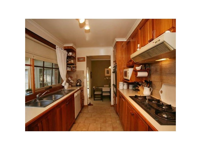 8 Bournevale Drive, Berwick VIC 3806