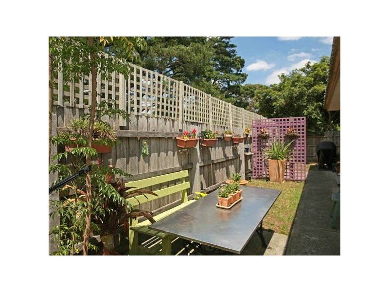 2/37 Ravensthorpe Crescent, Narre Warren VIC 3805