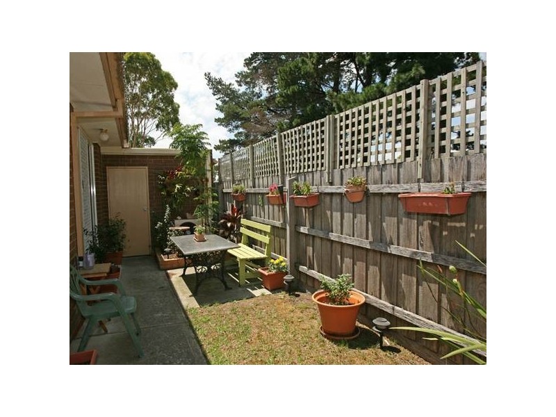 2/37 Ravensthorpe Crescent, Narre Warren VIC 3805