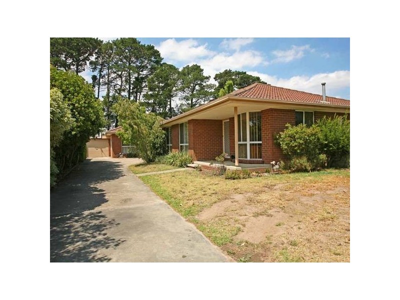 2/37 Ravensthorpe Crescent, Narre Warren VIC 3805