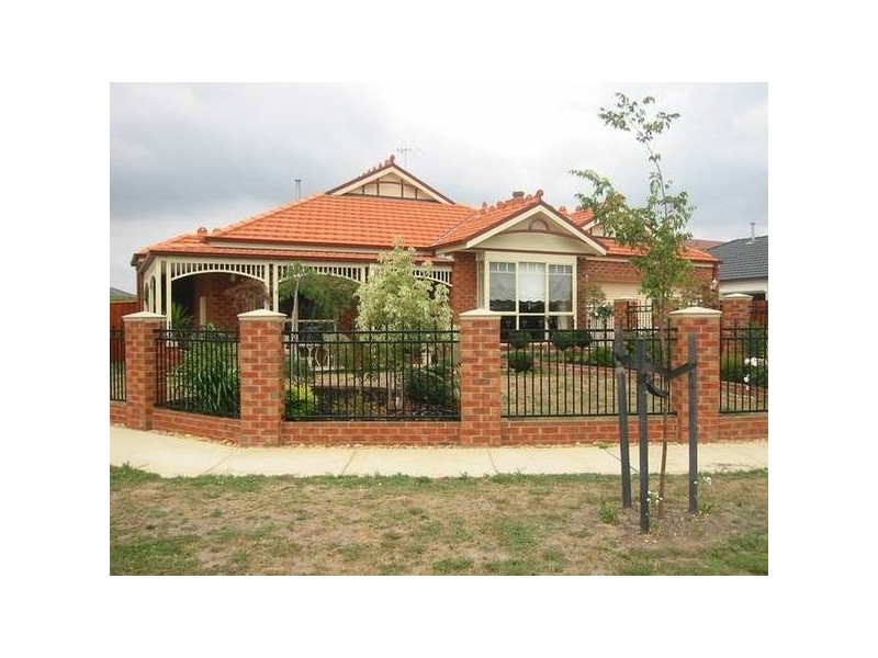 1 Brennan Court, Berwick VIC 3806