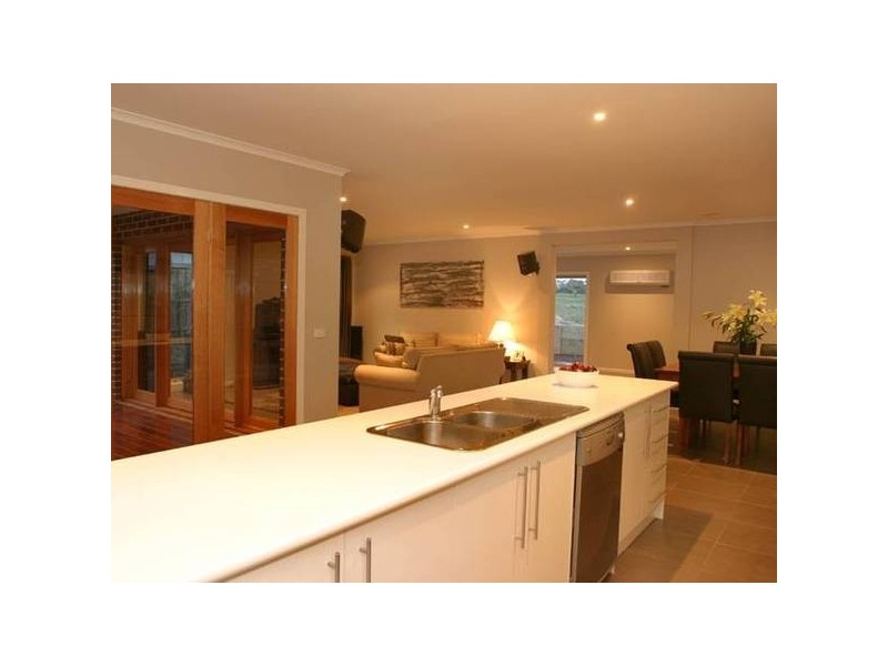 80 Skyline Way, Berwick VIC 3806