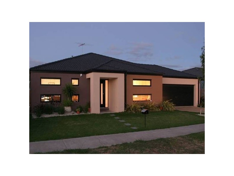 6 Dahlen Place, Berwick VIC 3806