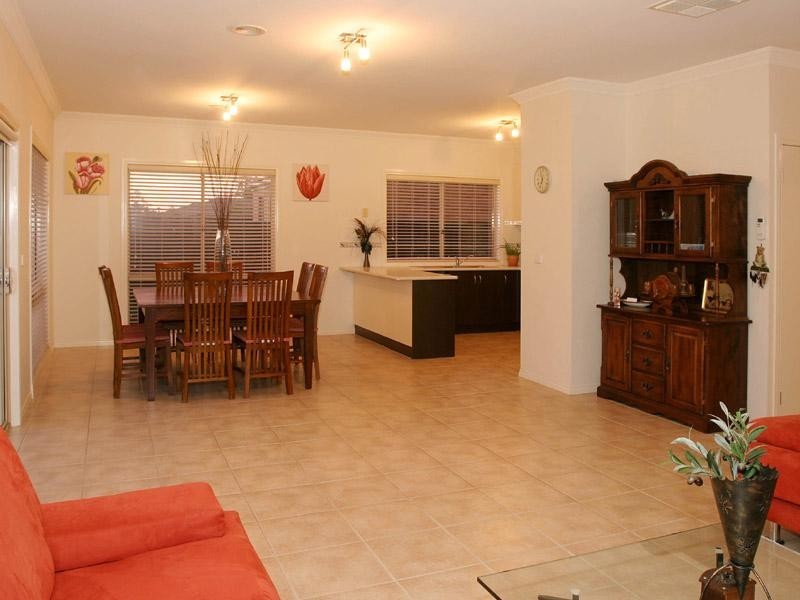 9 Rebecca Mac Court, Hallam VIC 3803