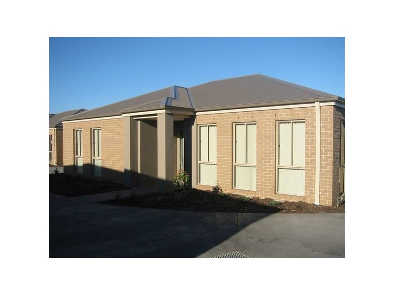 5/3 Iris Place, Pakenham VIC 3810