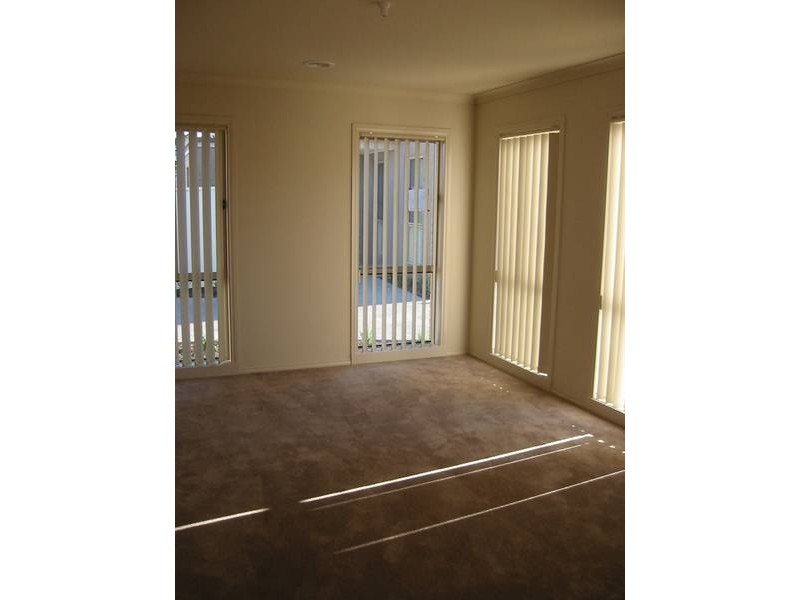 5/3 Iris Place, Pakenham VIC 3810