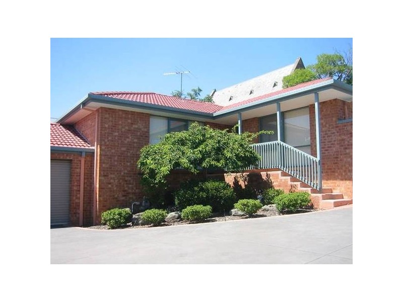 2/103 High Street, Berwick VIC 3806