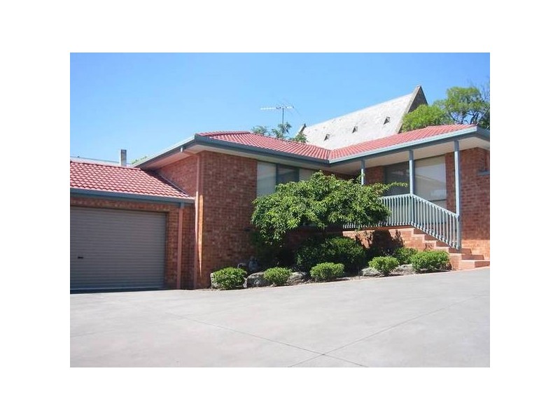 2/103 High Street, Berwick VIC 3806