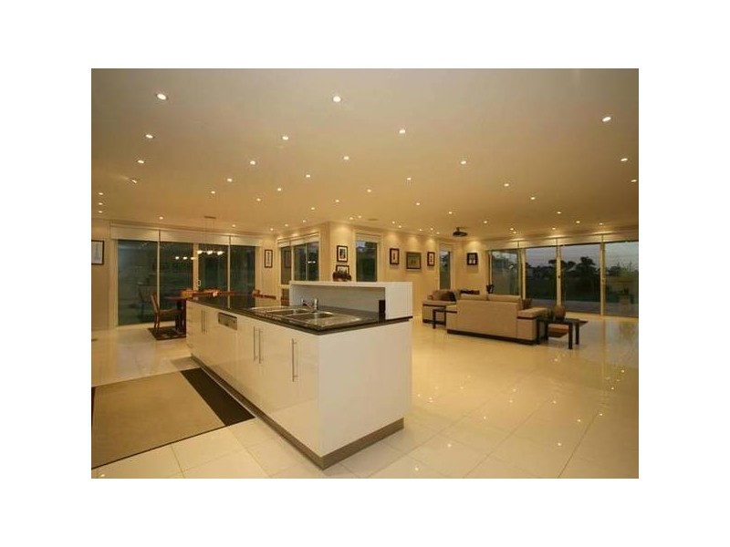 55 Ebeli Close, Narre Warren North VIC 3804