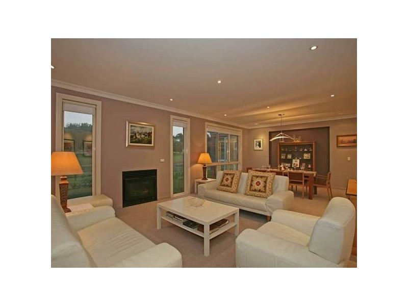 55 Ebeli Close, Narre Warren North VIC 3804