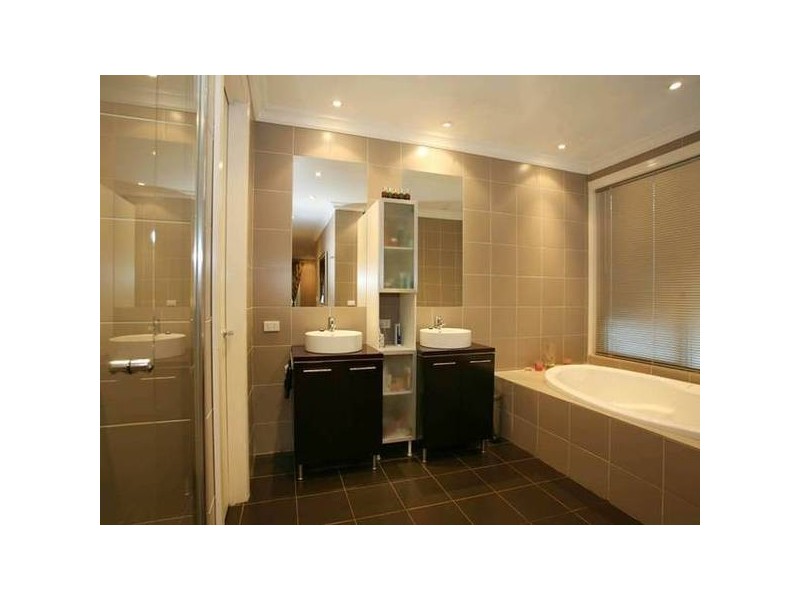 55 Ebeli Close, Narre Warren North VIC 3804