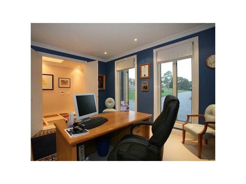 55 Ebeli Close, Narre Warren North VIC 3804