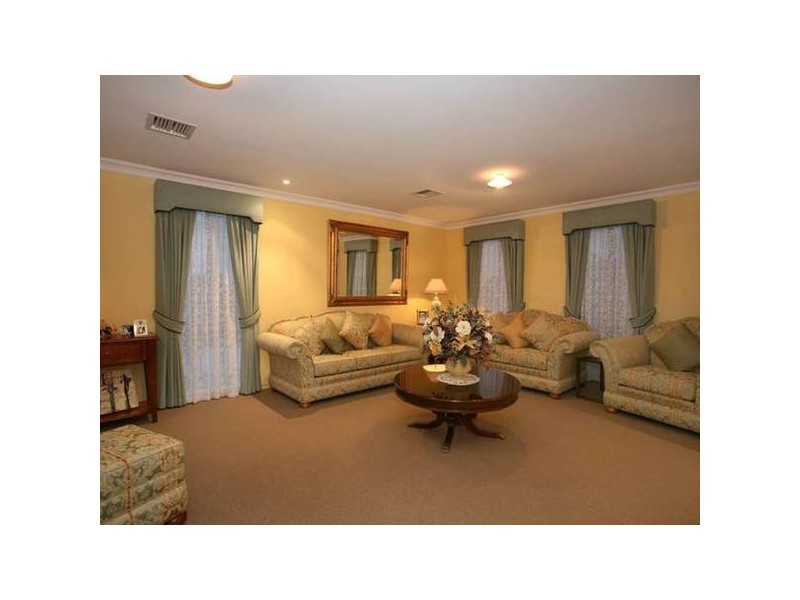 12 Denmark Hill Road, Berwick VIC 3806