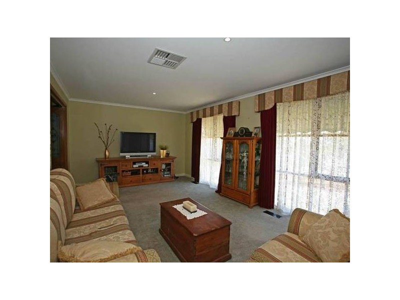 16 Tyntynder Close, Berwick VIC 3806