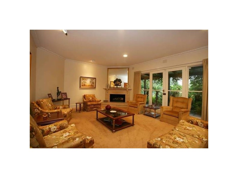 37 Robinson Road, Narre Warren North VIC 3804