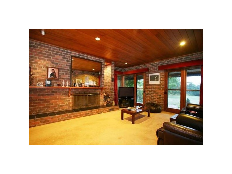 37 Robinson Road, Narre Warren North VIC 3804