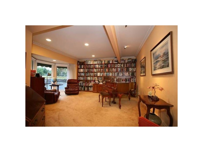 37 Robinson Road, Narre Warren North VIC 3804