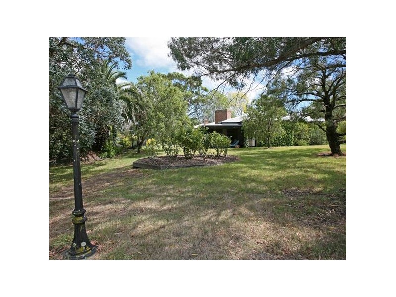 37 Robinson Road, Narre Warren North VIC 3804