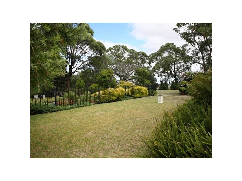 37 Robinson Road, Narre Warren North VIC 3804