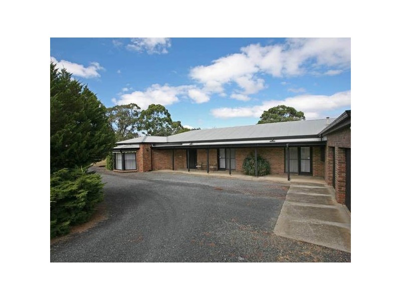 37 Robinson Road, Narre Warren North VIC 3804