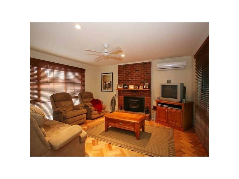 72 Collins Crescent, Berwick VIC 3806