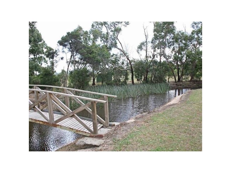 166 Boundary Road, Narre Warren East VIC 3804