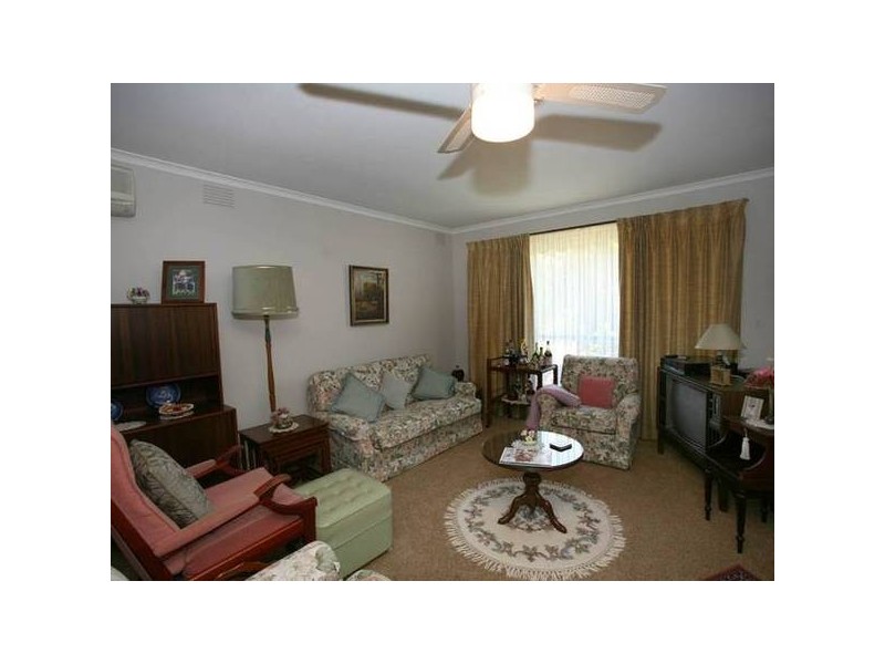 2/25-27 Peel Street, Berwick VIC 3806