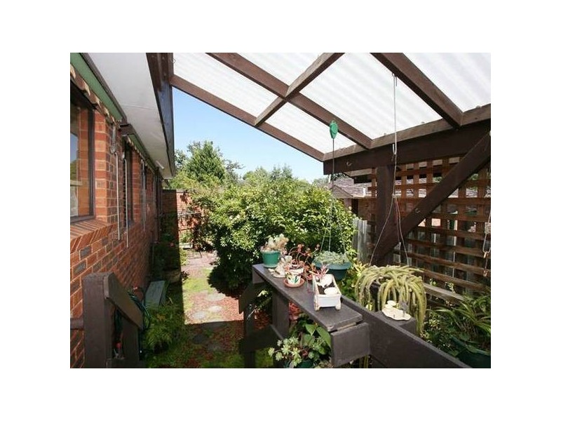 2/25-27 Peel Street, Berwick VIC 3806