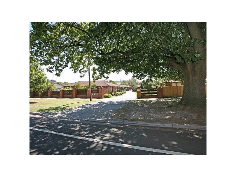 2/25-27 Peel Street, Berwick VIC 3806