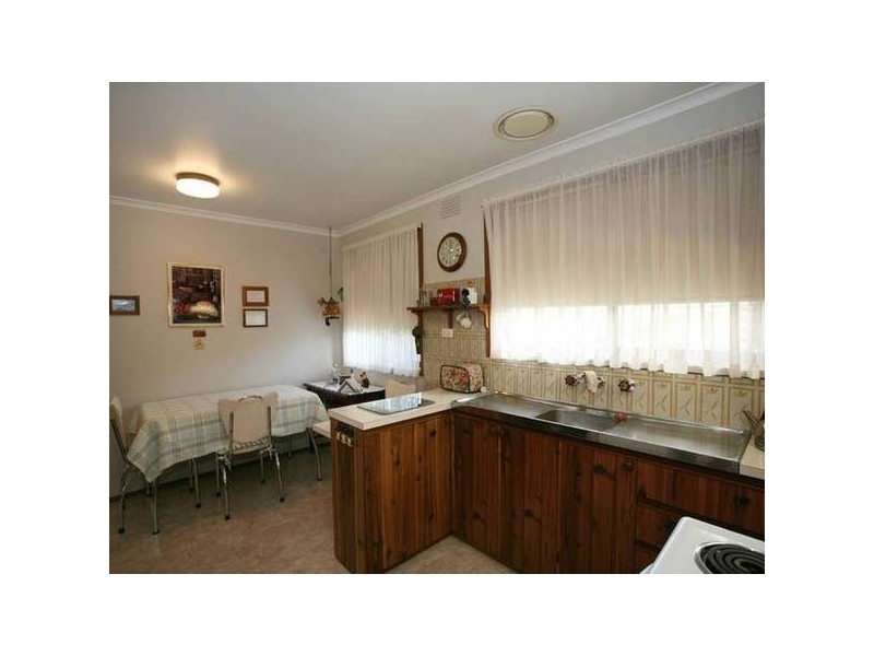 2/25-27 Peel Street, Berwick VIC 3806