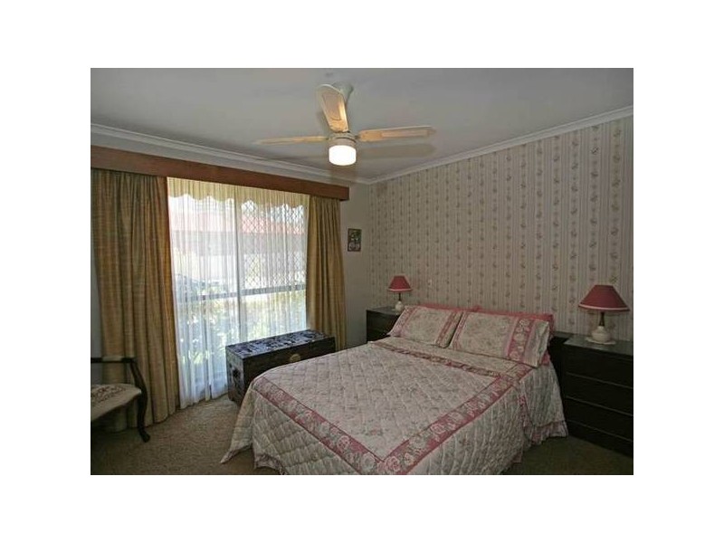 2/25-27 Peel Street, Berwick VIC 3806