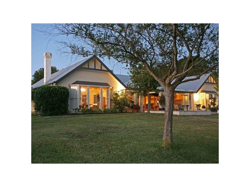 145 King Road, Harkaway VIC 3806