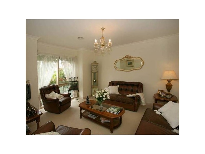 13 Wilona Way, Berwick VIC 3806