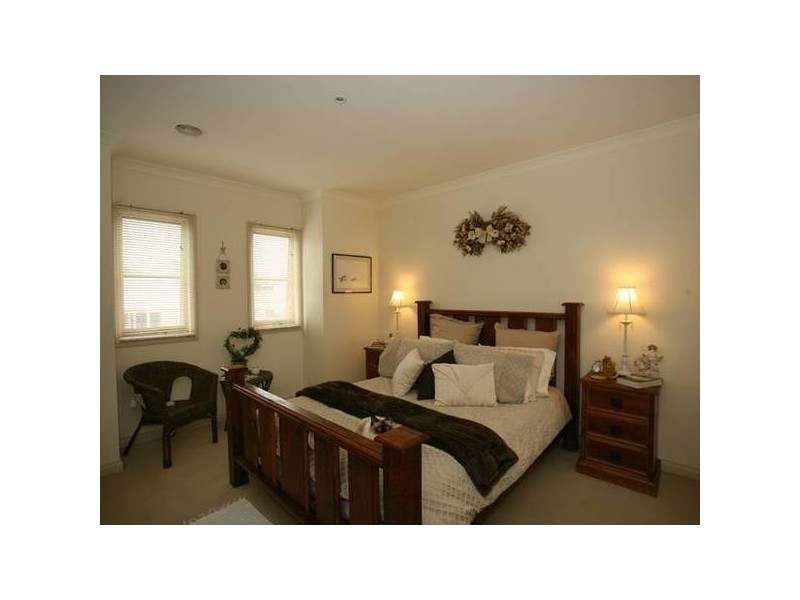 13 Wilona Way, Berwick VIC 3806