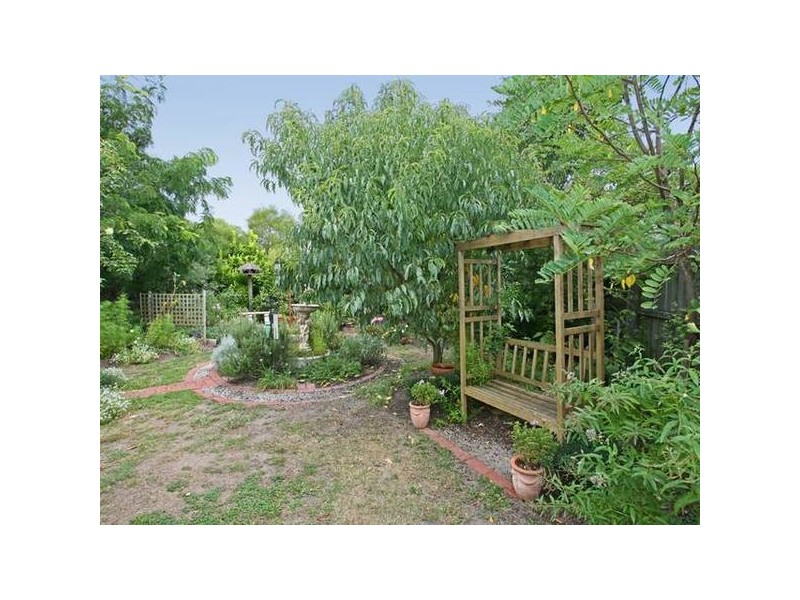 13 Wilona Way, Berwick VIC 3806