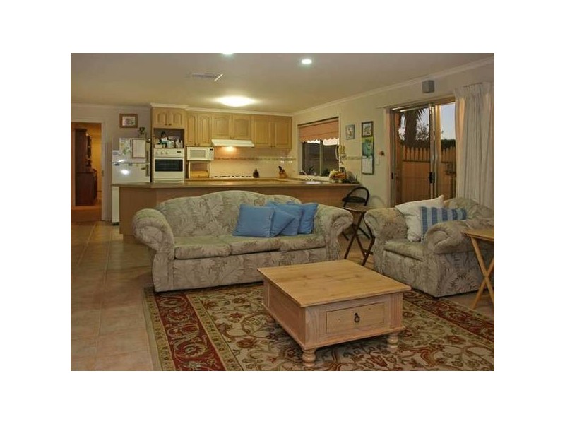 3 Carmela Close, Narre Warren VIC 3805