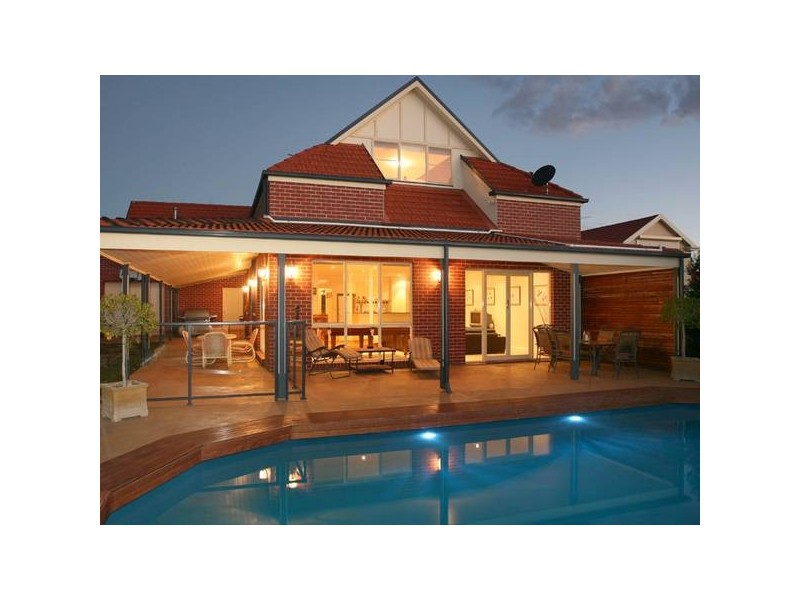 36 Nightingale Crescent, Berwick VIC 3806