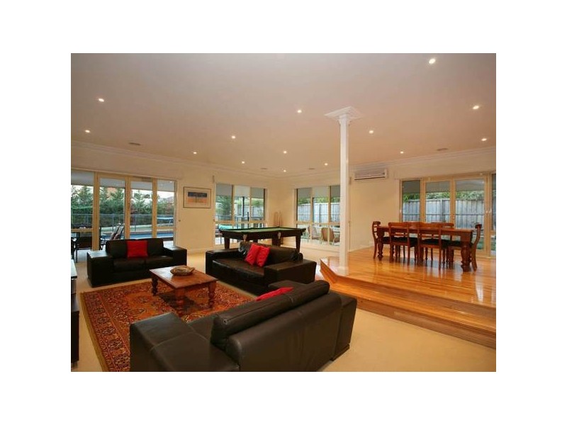 36 Nightingale Crescent, Berwick VIC 3806