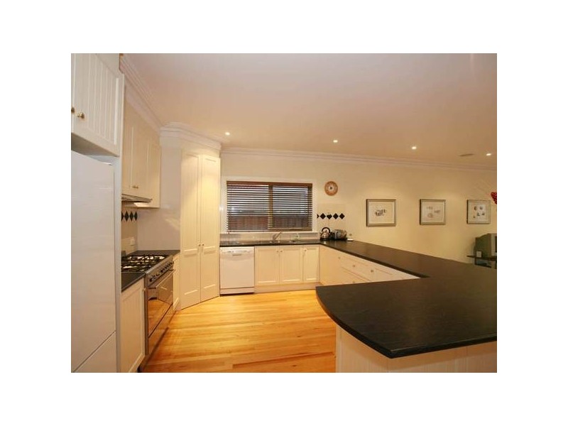 36 Nightingale Crescent, Berwick VIC 3806