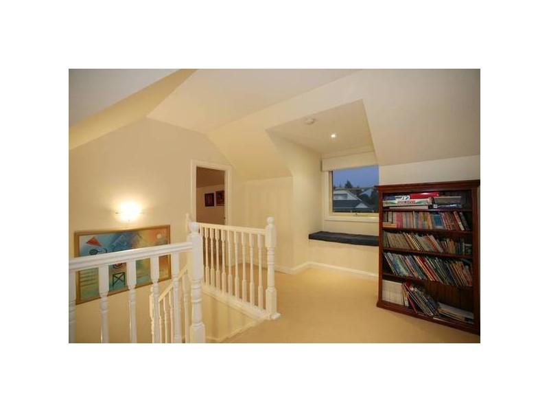 36 Nightingale Crescent, Berwick VIC 3806