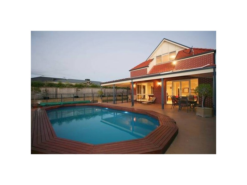 36 Nightingale Crescent, Berwick VIC 3806