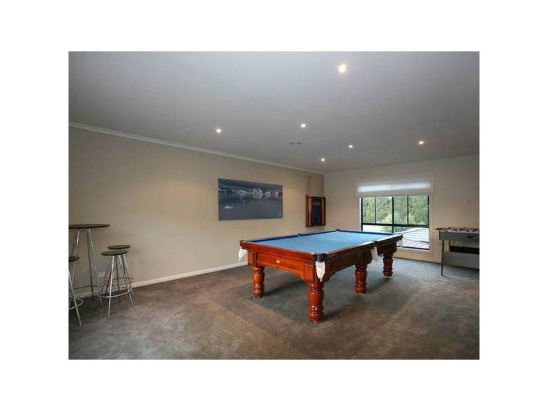 12 Whisken Way, Berwick VIC 3806