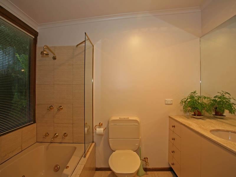 12 Miller Street, Berwick VIC 3806