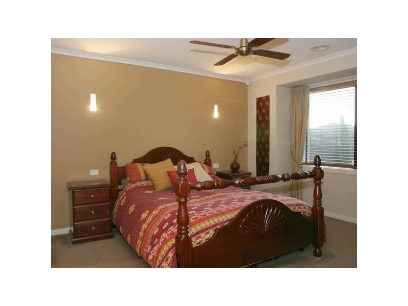 2 Bordeaux Grove, Narre Warren South VIC 3805