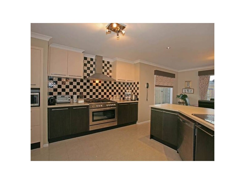 90 Moondarra Drive, Berwick VIC 3806