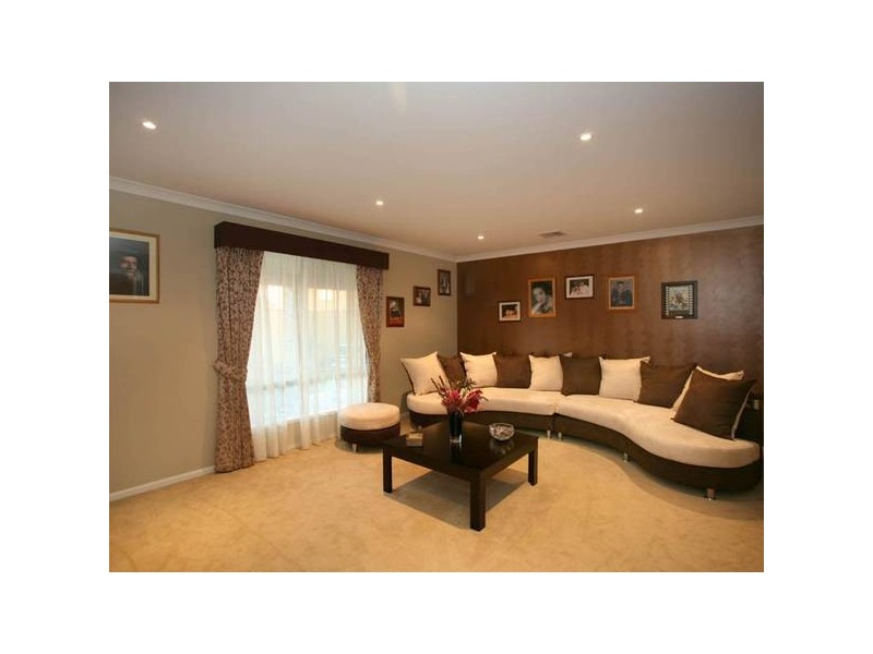 90 Moondarra Drive, Berwick VIC 3806