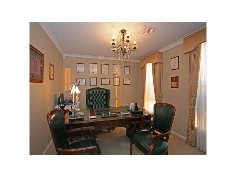 90 Moondarra Drive, Berwick VIC 3806