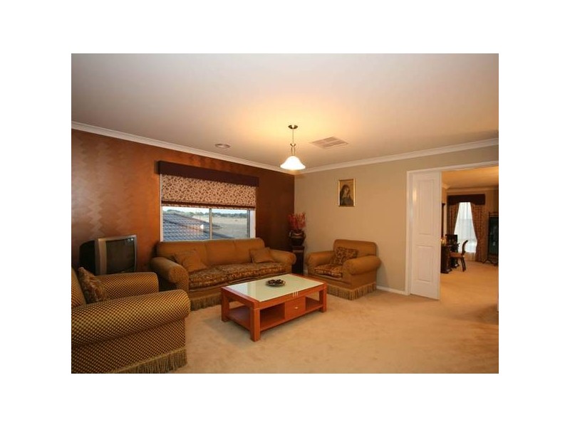 90 Moondarra Drive, Berwick VIC 3806