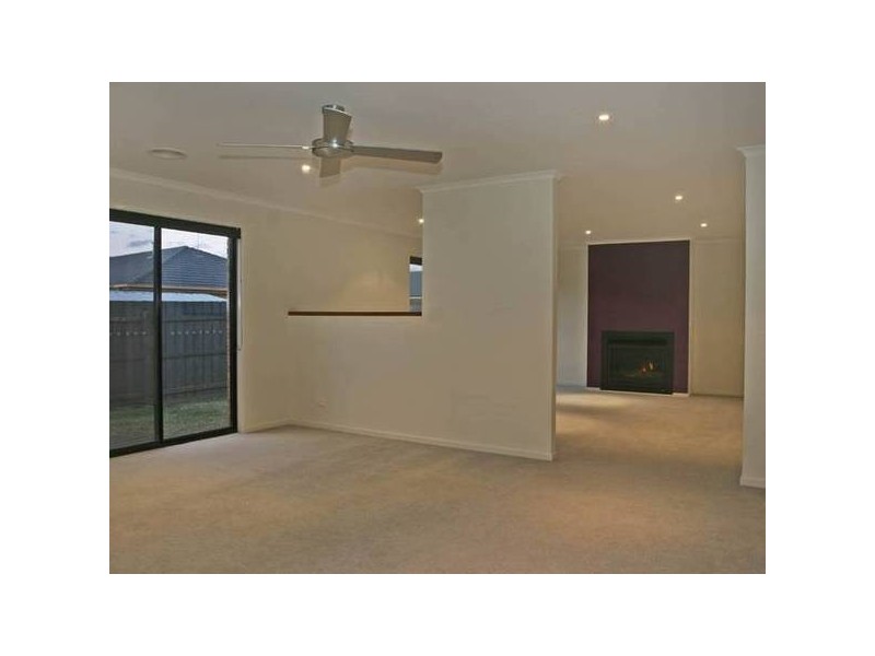 14 Chatsworth Court, Beaconsfield VIC 3807