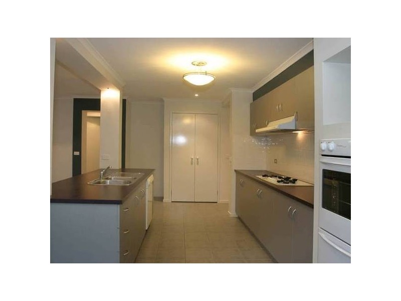 14 Chatsworth Court, Beaconsfield VIC 3807